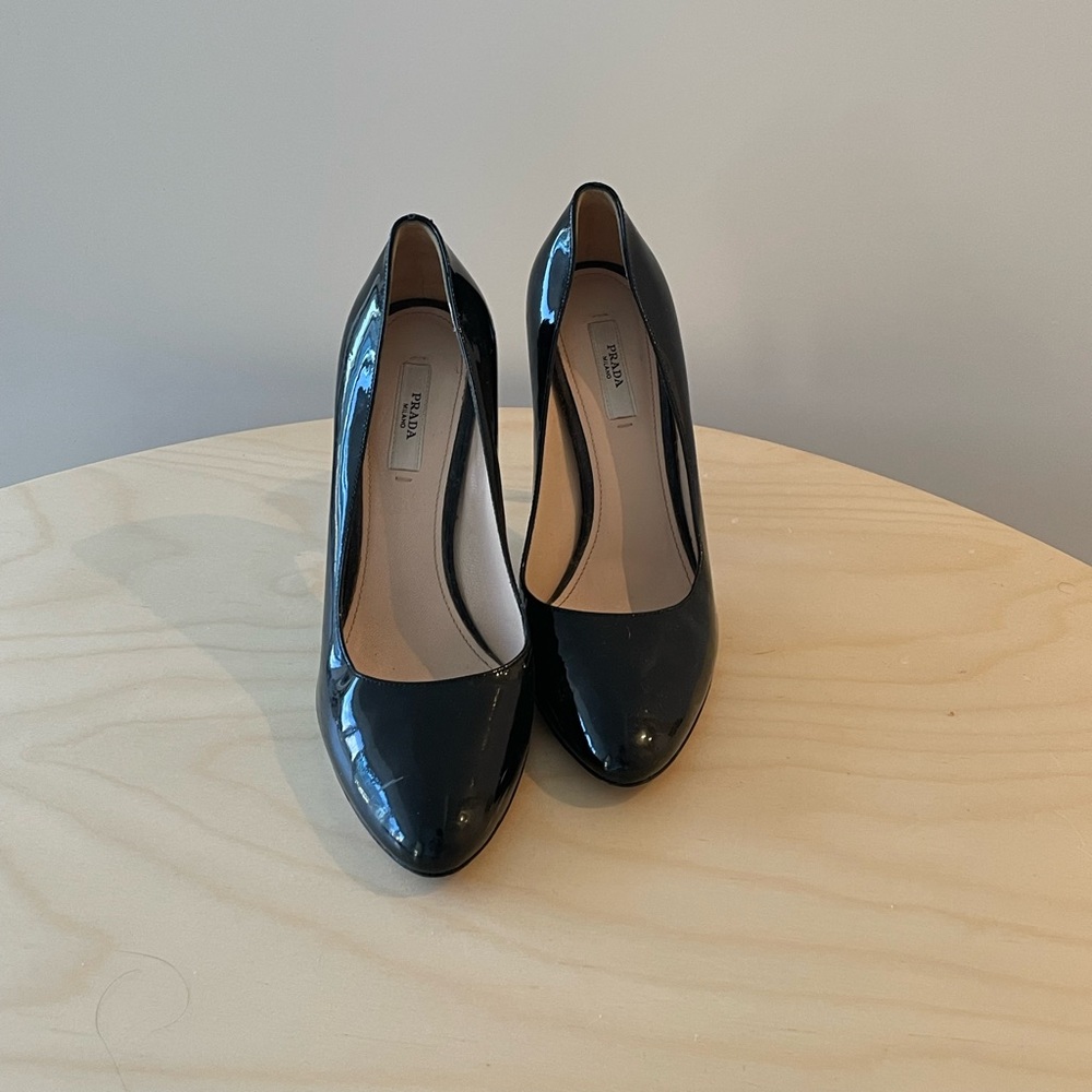 AUTHENTIC PRADA PATENT LEATHER PUMPS